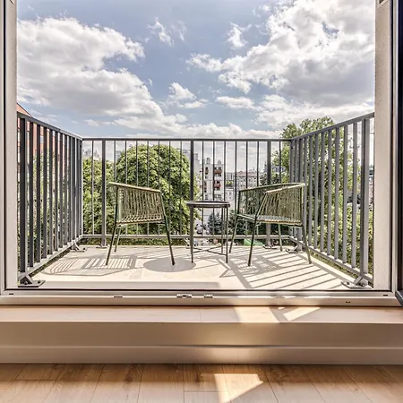 Rentplanet - Dmowskiego Apartment